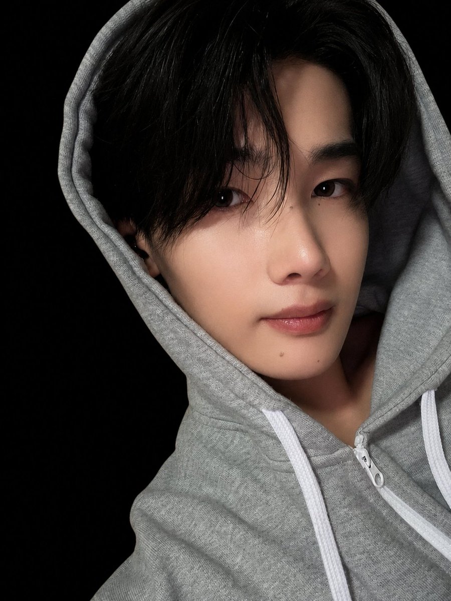 jojonigiries's tweet photo. 𓁇𓁋─ᴺᴼᵂ ᴾᴸᴬᵞᴵᴺᴳ─𝄞⨾𓍢ִ໋
Hoodie by Hey Violet
•၊၊||၊|။||||။၊|။•
↻ ◁ || ▷01.23

"why did you change the string, may?"
"it's mine tho, jo?"
"silly girl, it is mine and so are you, may"
#andTEAM #JO #lunéselcaday #lunéjidoriday @andTEAM_members @andTEAMofficial https://t.co/rvRZ2XGJA1