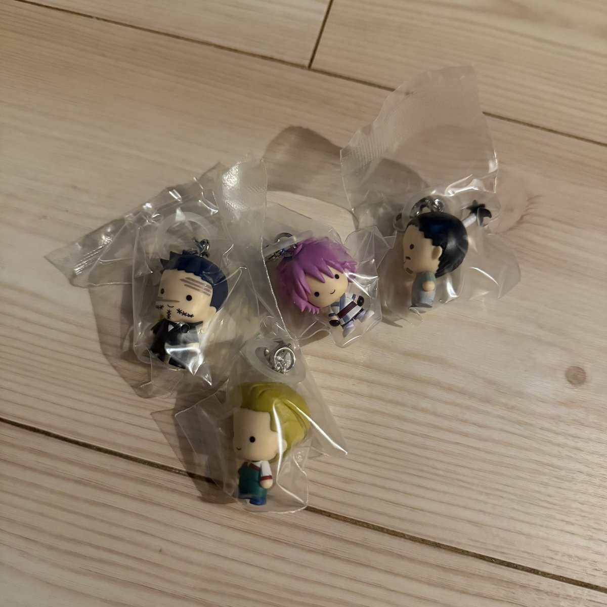 DxQsr's tweet photo. 【交換】HUNTER×HUNTER ハンター めじるし ガチャ

求
・キメラアント編
・幻影旅団編

譲：マチ　ノブナガ　フィンクス　フランクリン

郵送での交換希望です。
心当たりありましたらぜひ連絡おまちしております🐻‍❄️ https://t.co/2t312YpSaX
