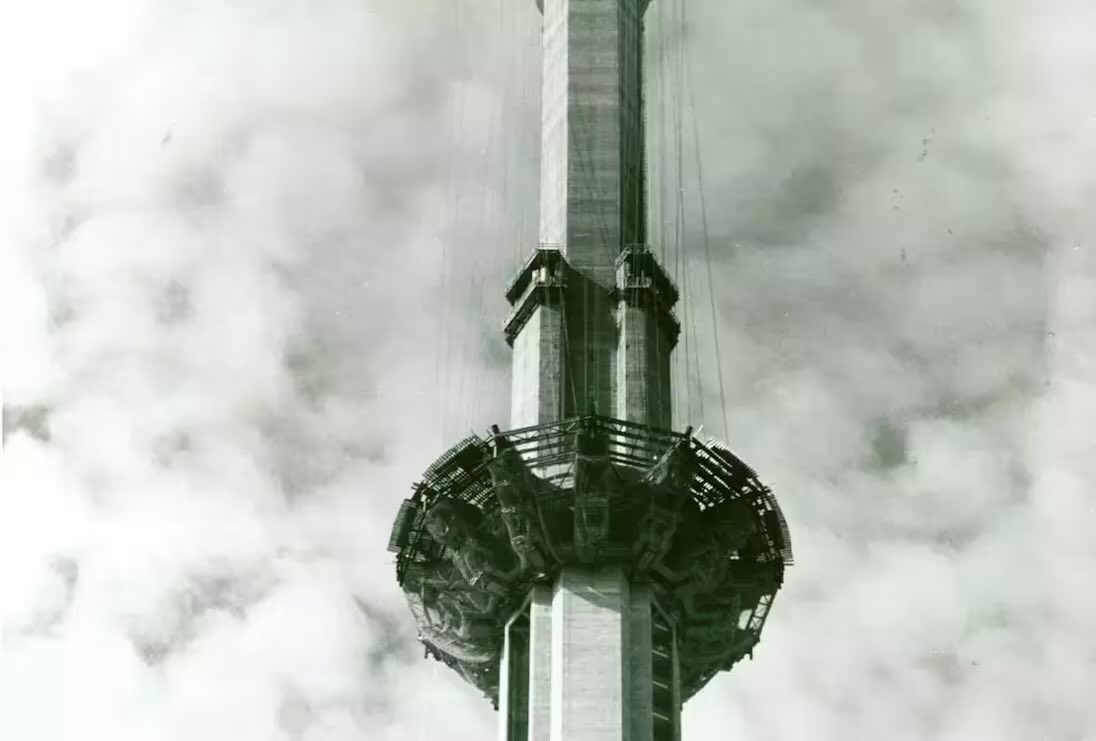 6ixbuzztv's tweet photo. Toronto’s CN Tower turns 50 today! https://t.co/Z2Hddkjs0o