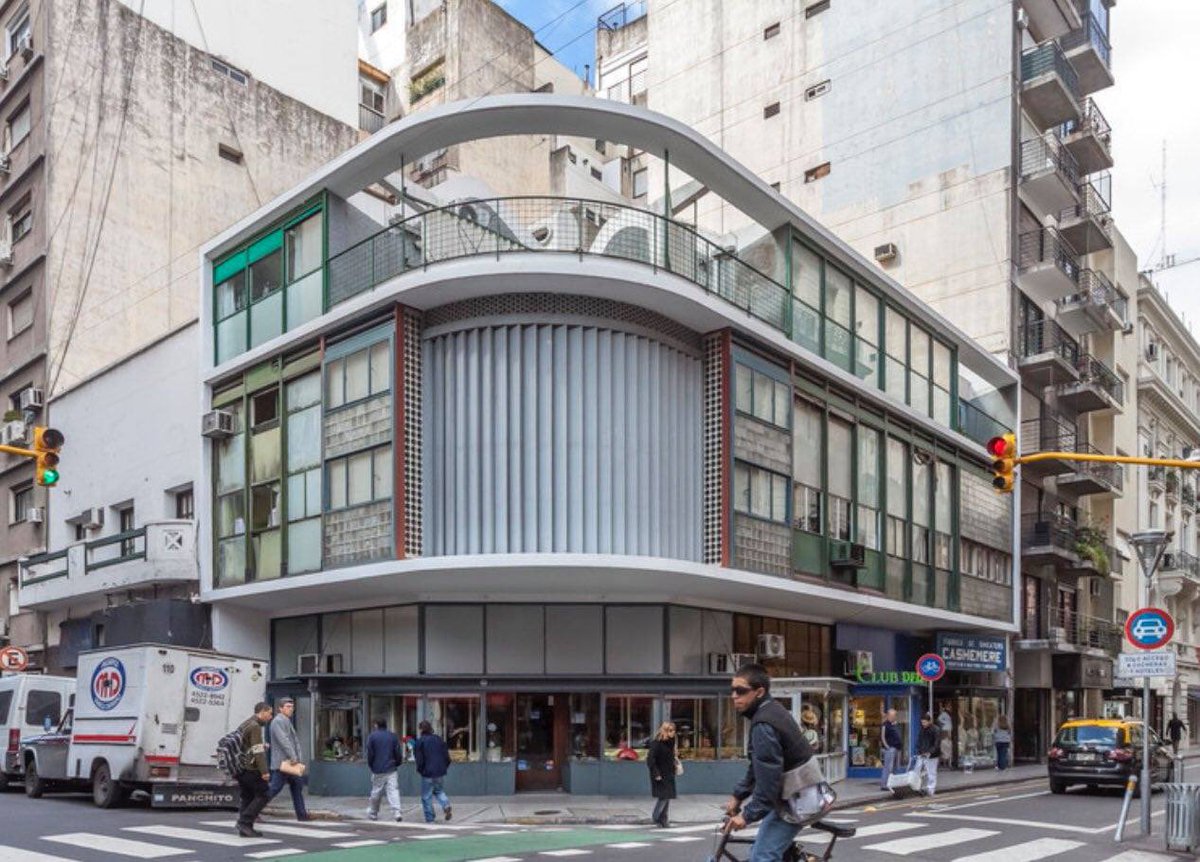 gomezdetejada's tweet photo. Casa de Estudios para Artistas, Buenos Aires 1938. Antonio Bonet.

Movimiento Moderno en Sudamérica. https://t.co/t3vCPvNWel