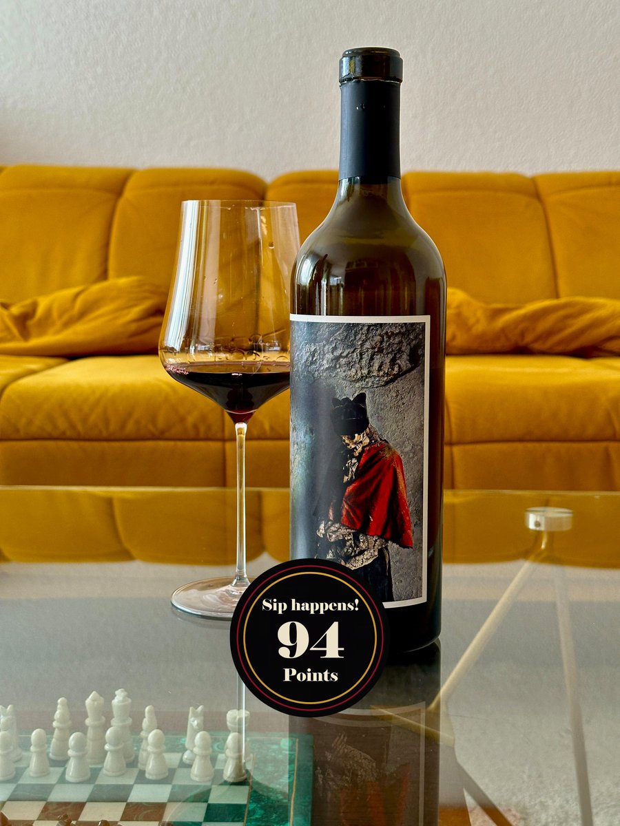siphappenswine's tweet photo. Friday calls for Napa power 🍷

Palermo 2022 = bold, smooth &amp; dangerously drinkable
We put it to the blind test 👀

👉 YouTube + blog for the full story

#WineFriday #NapaValley #SipHappens https://t.co/x4Vn36MGET