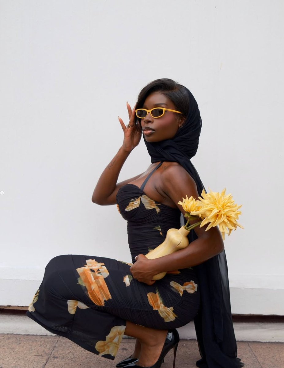 glittermagazine's tweet photo. Olandria Carthen sends ‘postcards from Cannes.’ 🤍 🌻 

#OlandriaCarthen https://t.co/MCpd4rbkhT