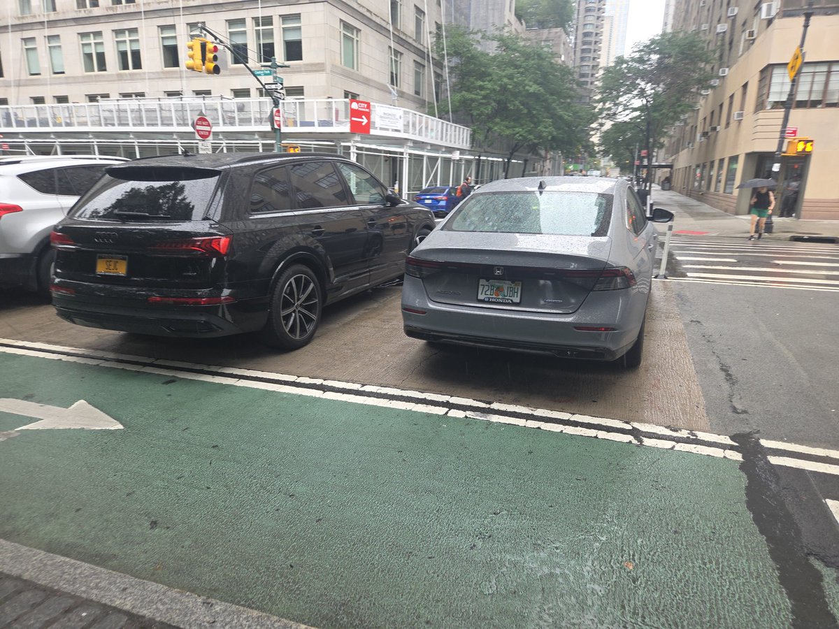 placardabuse's tweet photo. We don't know what @NYPDTransit Lieutenant Deluna thinks that a "corner car" is.

Or why it's registered in Florida.

But he has to be aware that it's illegal to park it in the No Stopping zone in the middle of the intersection.

#CultureOfCorruption https://t.co/tsKZUhjkU1
