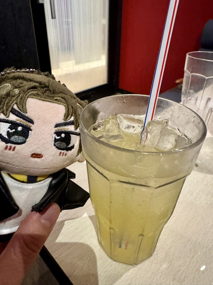 Encore_MochiD's tweet photo. ①渋谷ハチ公前兄弟
②TAKUMI必殺技ドリンク
③🍋のってなくてしょんぼり介
④🍋のせてもらってHAPPY介 https://t.co/wFSP57N52Y