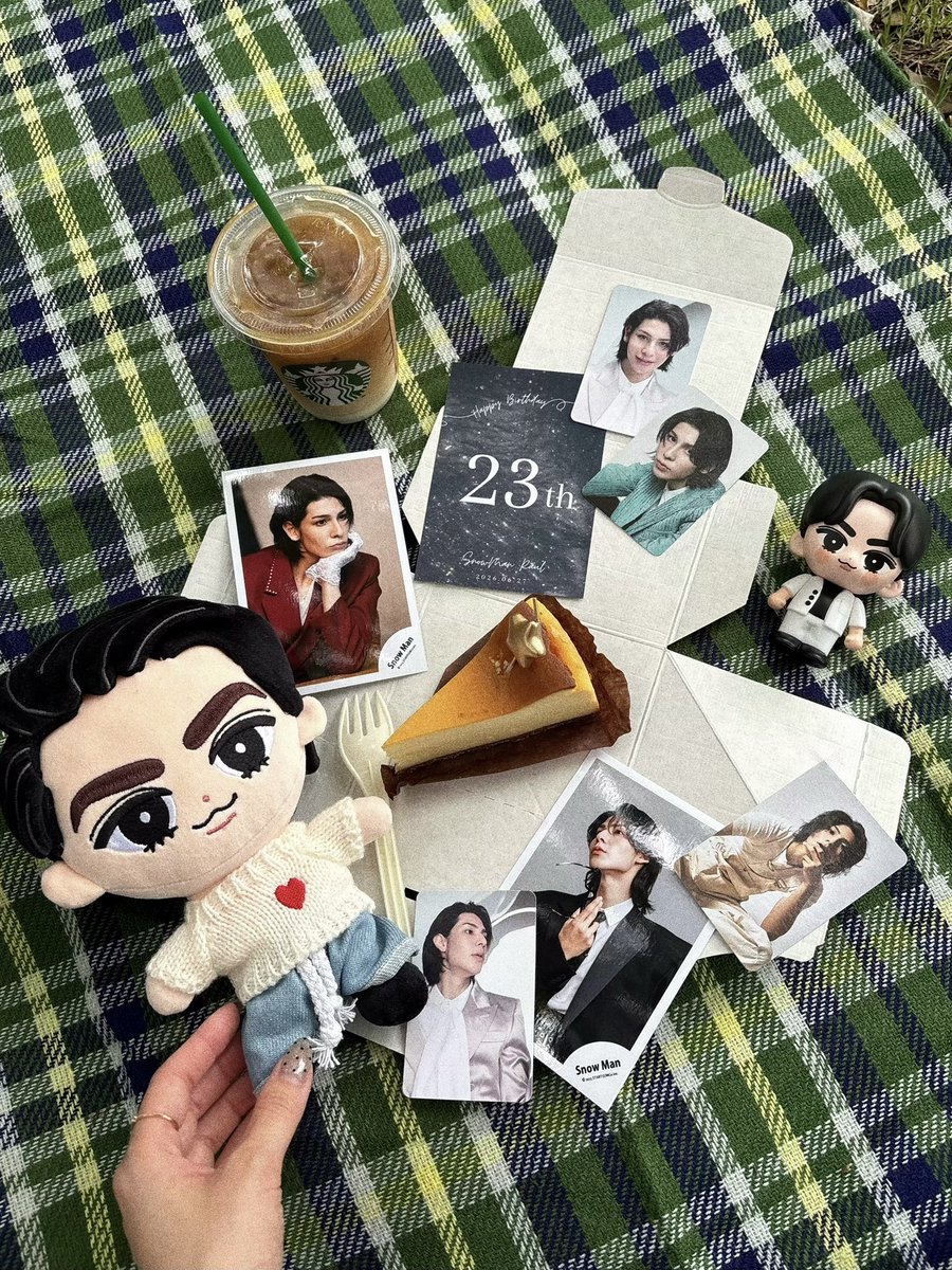 _raul0627_mmm's tweet photo. ほんとうに低浮上過ぎますがおたくしてます…😇笑
今年はお外でラウお誕生日の撮影した💕笑 https://t.co/oiAAYAXsNP