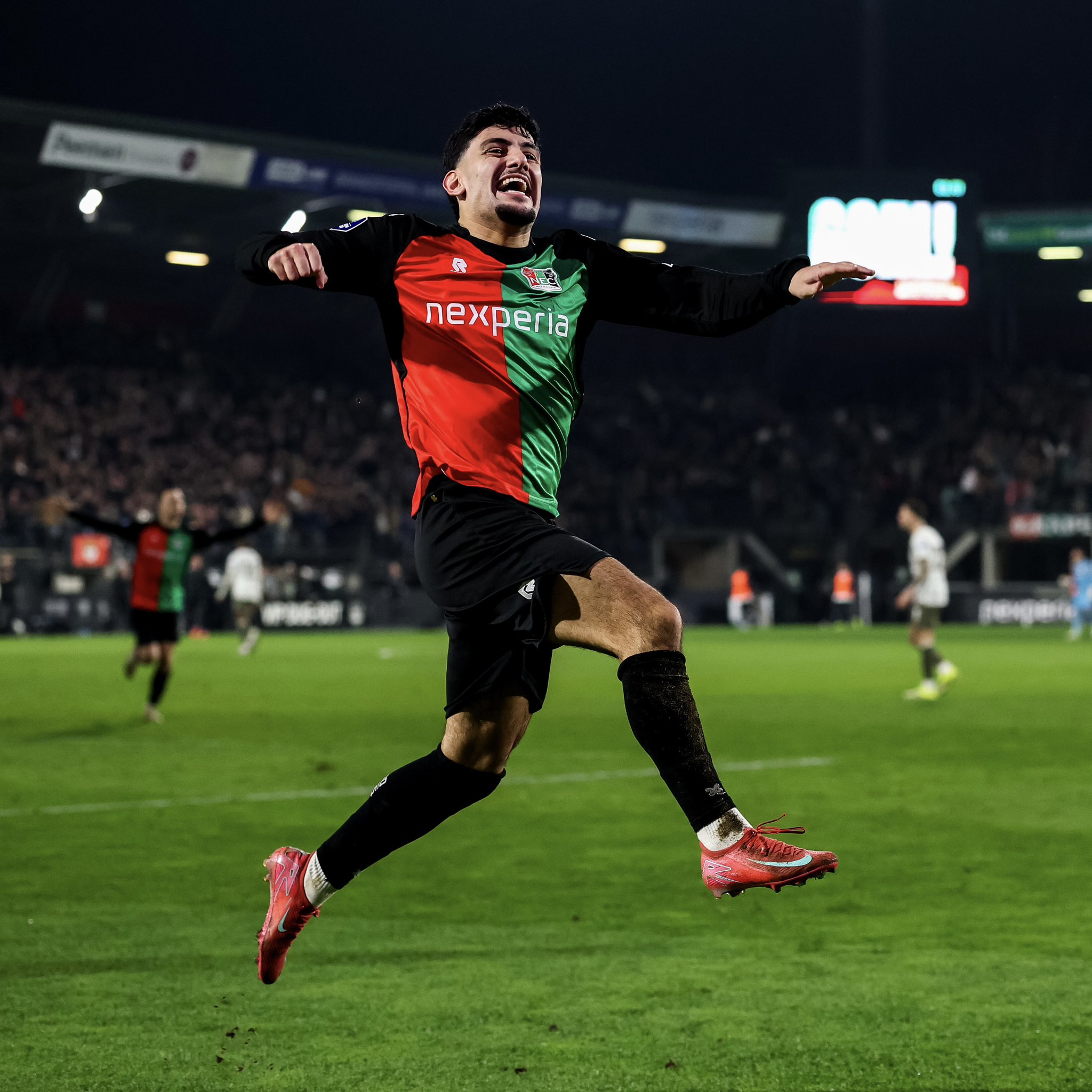 🚨 Lille a trouvé un ACCORD CONTRACTUEL avec Basar Önal 🇹🇷 ! ❤️🤍

Le NE...