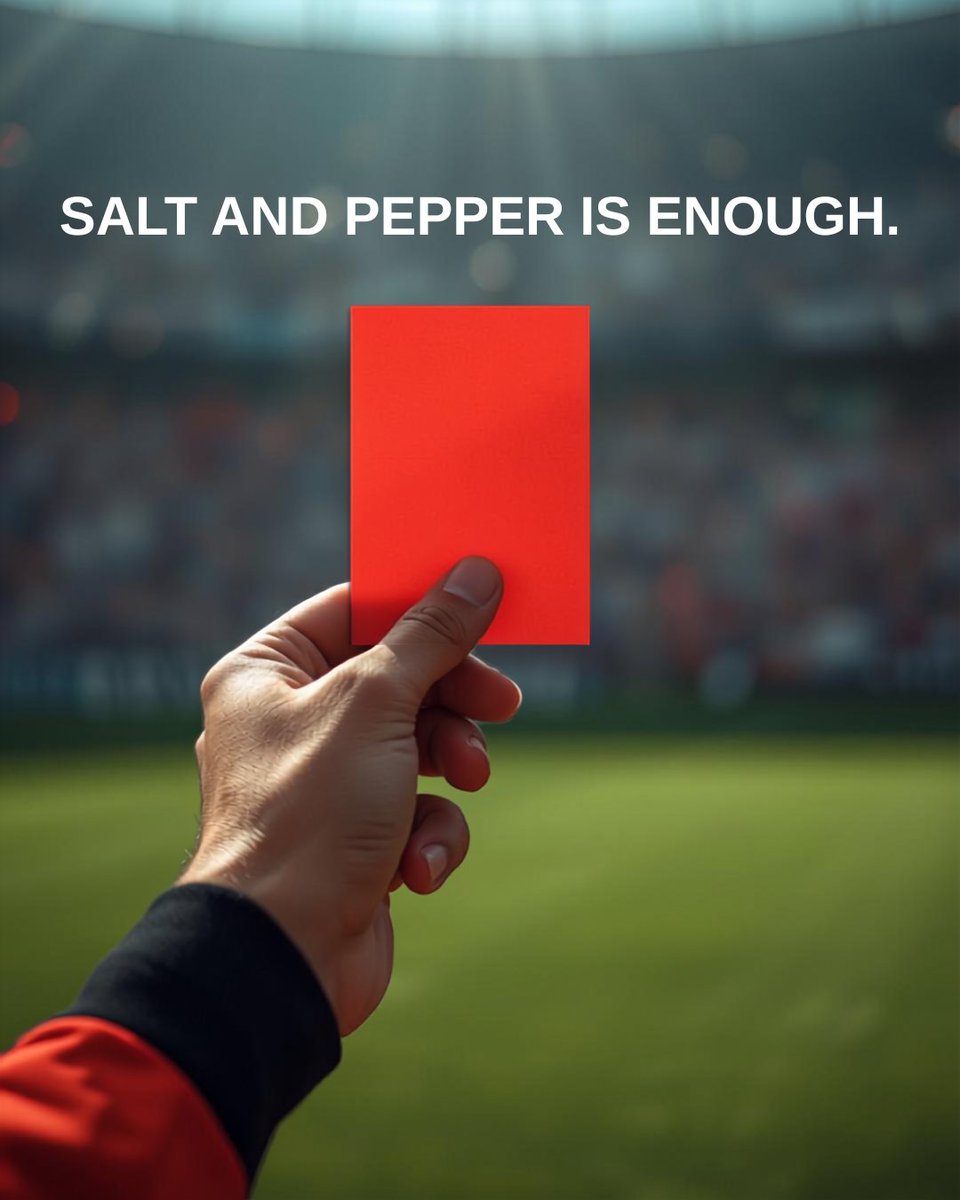 SlapYaMama's tweet photo. Some things just can't be overlooked. 🚩  #redcard #soccer https://t.co/88ym7FZB9S