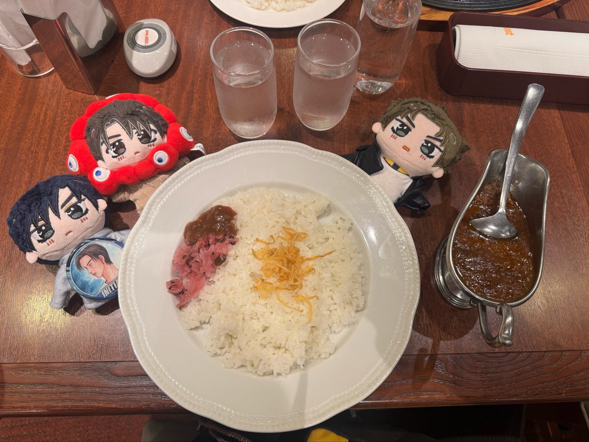 Encore_MochiD's tweet photo. ⑤たくさんの綿
⑥歌った証拠（キー-3）
⑦浮気できないロイホのカレー
⑧はみ出る社長 https://t.co/RvAXTHOJqf