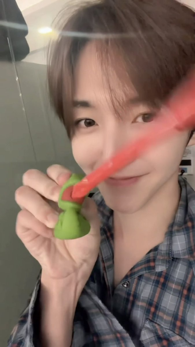 99sloveee's tweet photo. 오른쪽말랑이어디서구매할수있나요저요저요제가구매하겠습니다제발저요 #말랑이정보 https://t.co/MYYhgyIn6M