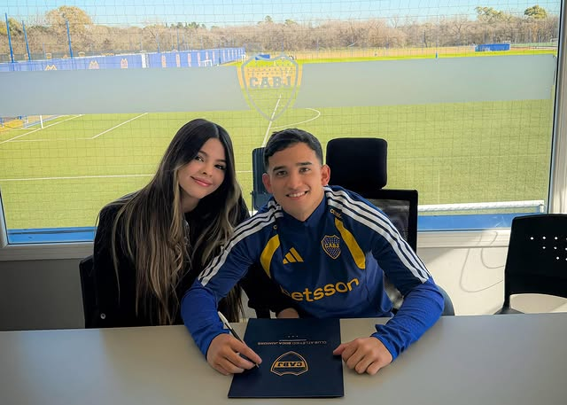 la12tuittera's tweet photo. 📸DYLAN GOROSITO en Instagram:

"Seguir en casa, el mayor orgullo. 💙"

VAMOS DYLAN! 💙💛💙 https://t.co/ucTZVVBt8x