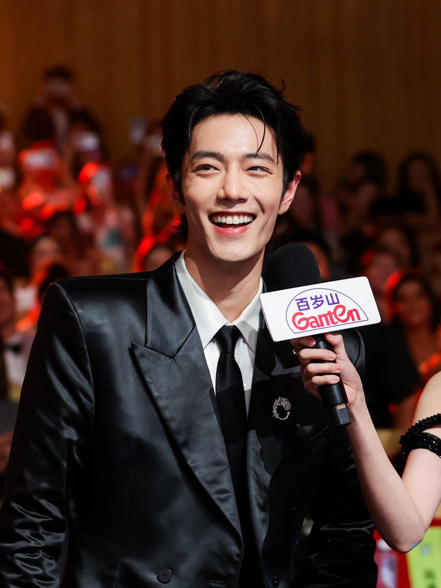 D_TheEveryDay's tweet photo. ภาพจาก BesTV ค่ะ น่ารักมากๆเลย ขอให้มีรอยยิ้มนี้ตลอดไปน้าาา https://t.co/QiTncObR1W