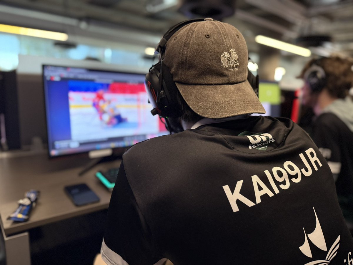 Kai99jr's tweet photo. Apex was such a big part of my life for the last few years. What an awesome way to end it, qual’ing for my last LAN with the college boys @yerbananas @LPrejean70114 @UHEsport 

From Rocket League to Apex Legends. It is time to hang up the jerseys.

Peace ✌🏼 https://t.co/rARhMmXwXn