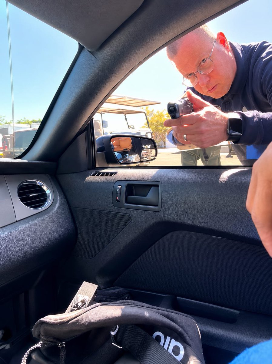AguedaBarojas's tweet photo. #Guamas Separan del cargo al Jefe de Tránsito que ayer apuntó con una pistola a un conductor.
Según el Ayuntamiento la @fgjesonora abrirá una carpeta de investigación. https://t.co/Pef4eV9dl3