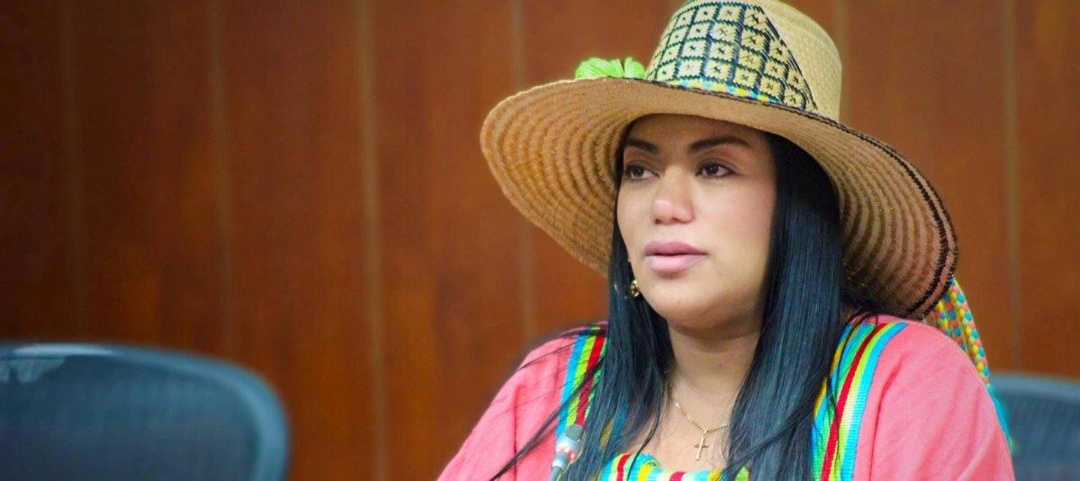Horadelaverdad's tweet photo. Renunció el abogado de la congresista Martha Peralta, investigada por el escándalo de corrupción de la UNGRD. https://t.co/dkdFeZe68k