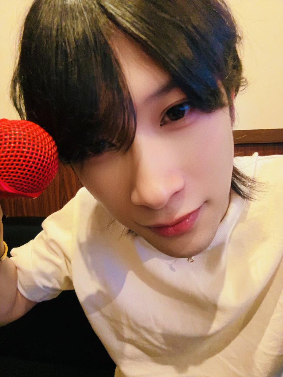 JJ002140's tweet photo. 久しぶりにコラボもカラオケ配信も楽しかった♪
来てくれてありがと！！ https://t.co/lMrswUARHl