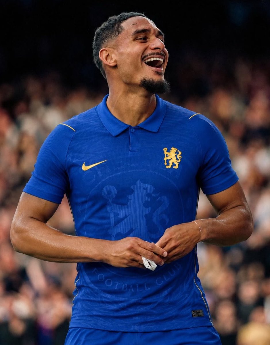 LDNFootbalI's tweet photo. The type of defender Chelsea are missing… 🧱 https://t.co/A2IdARQ6kb