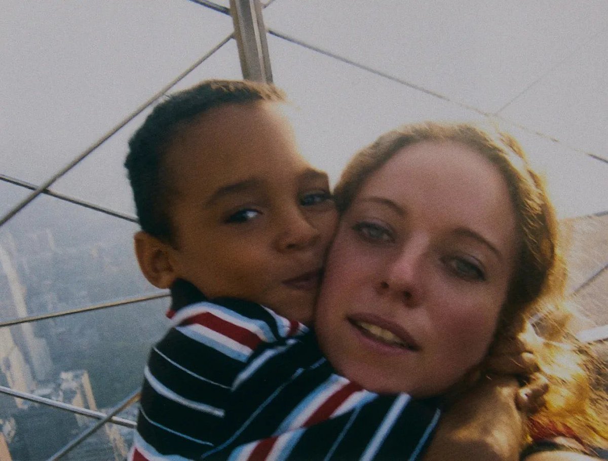ba6ern's tweet photo. he truly is a mamas boy🤍 https://t.co/jHGSjQvVVP