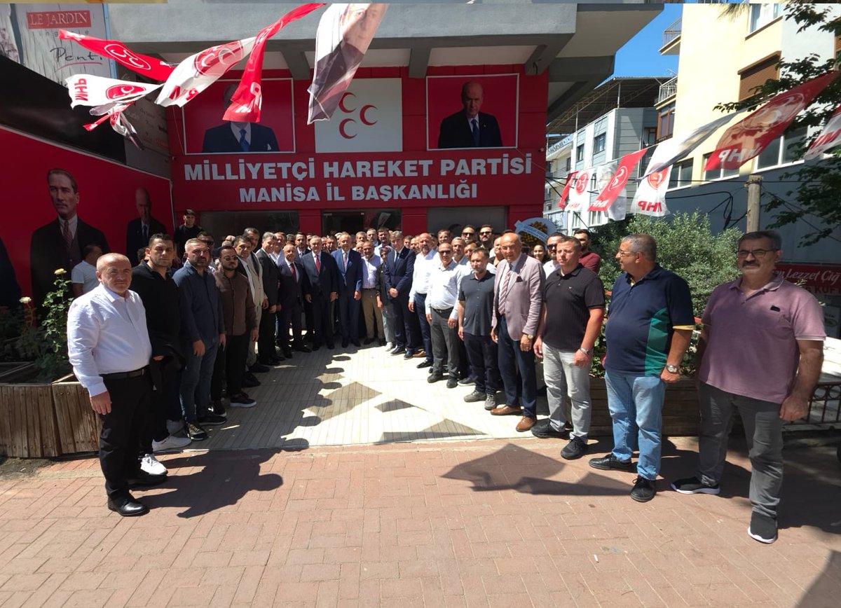 erkanakcay45's tweet photo. Manisa İl Teşkilatımızı ziyaret ederek İl Başkanımız Sayın Nurulah Savaş ve il yöneticilerimize yeni görevlerinde başarı dileklerimizi ilettik.  Manisa ve ülke gündeme ilişkin değerlendirmelerde bulunduk. https://t.co/LI0hoFntTW