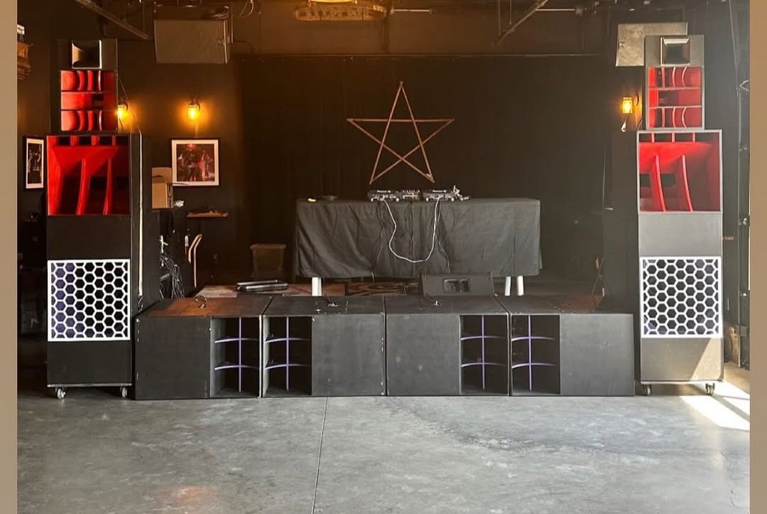 laviermusic's tweet photo. hello my dear friends tonight I am playing dubstep in this old court-house-turned-event-space in Winston-Salem, North Carolina©️on this beautiful sound system and it is going to be awesome https://t.co/cwaY4F64Df