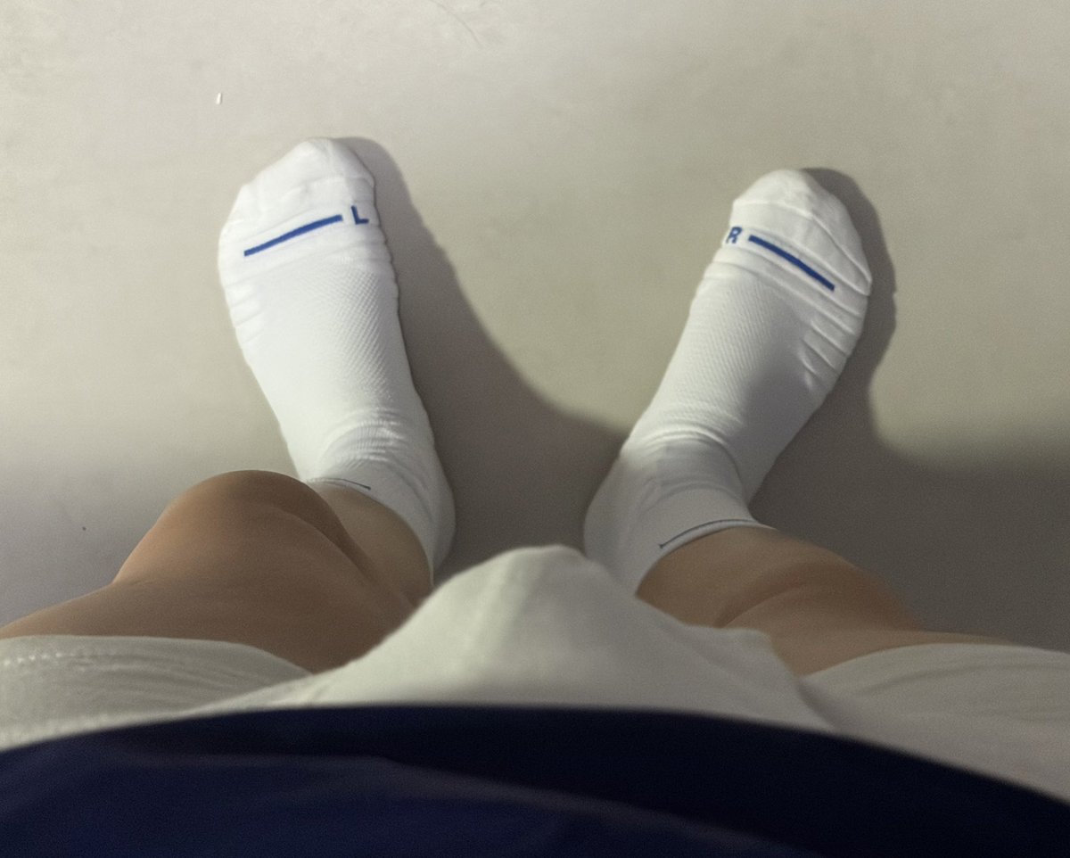 colaww2's tweet photo. 看哪里？ https://t.co/TFwthzOTOm