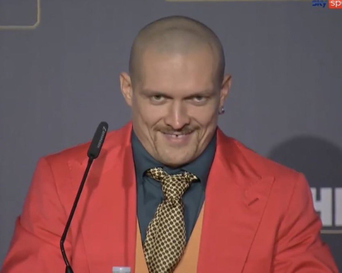 SpinninBackfist's tweet photo. Oleksandr Usyk announces that he will be vacating all his titles before his last fight called “the last dance fight”

He’s doing this so the guys next in line can already fight for them 

Via @usykaa https://t.co/YuFkrIHr7A