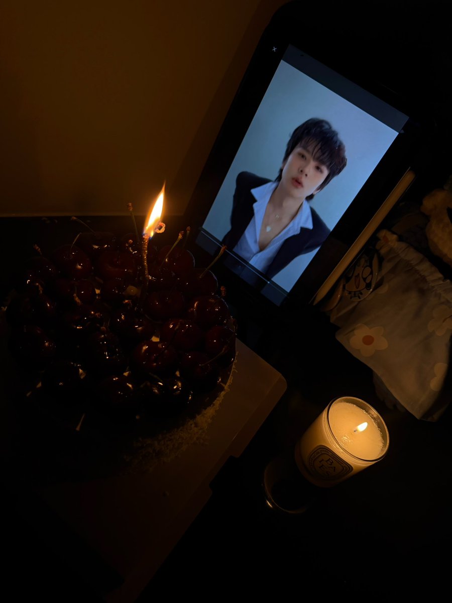 savewrg's tweet photo. Happy birthday to me💓🎂

SAVEWRG 23YRS IN BLOOM
#Save23rdBloomingBD
#savewrg https://t.co/Rycf1WqY4U