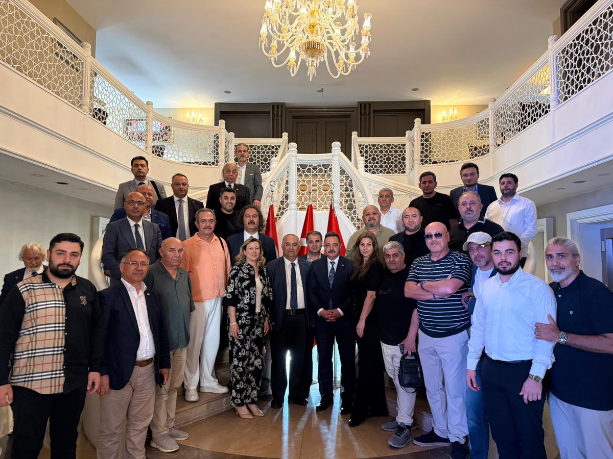TimbirTR's tweet photo. TİMBİR Yönetim Kurulu Genel Kurul öncesi son Yönetim Kurulu toplantısını gerçekleştirdi. 

Genel Başkanımız @DrSuleymanBASA tüm yönetim kurulu üyelerine 3 yıllık emekleri için ayrı ayrı teşekkür etti. 
@cuneyd6parmak 
@saitrifat https://t.co/GFAgOfPoQu