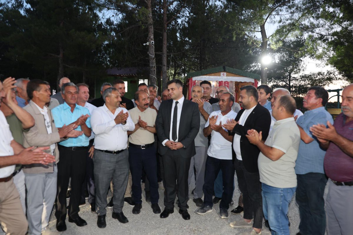 AkGulnar33's tweet photo. 📍 Kaymakamımız Sayın İsmail ŞANAL'a Veda Programı

AK Parti Gülnar İlçe Başkanımız Sayın Ahmet ŞAHİN, İl Yönetim Kurulu Üyemiz Sayın Numan SOĞUKPINAR ile birlikte, İlçemiz Kaymakamı Sayın İsmail ŞANAL için düzenlenen veda yemeği programına katılım sağlamıştır.
@ahmetsahinn33 https://t.co/6V1IJbbQfm