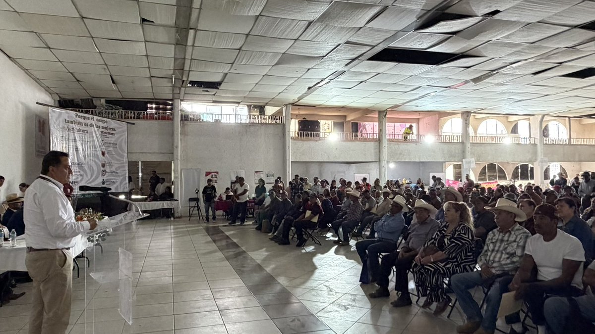 ConaguaDLZac's tweet photo. En cumplimiento a las instrucciones de la presidenta @Claudiashein la @Conagua_mx se integra a las Caravanas para la #Mujer. Llevamos acciones concretas en beneficio de las zacatecanas en el municipio de Villa García. 🤝👩🏽‍🌾 #Conagua #Zacatecas https://t.co/tYvpVLop2V