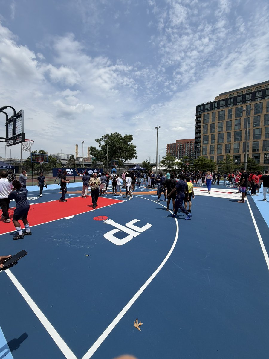 AlexFlumTV's tweet photo. Really cool event happening right now. 

The Wizards are unveiling the John Wall Court at the Randall Recreation Center in Southeast Washington. 

Such a special moment for John Wall and the community. AJ Dybantsa and Felix Okpara will be in attendance as well. 

@DCNewsNow https://t.co/WAqdj0odGu