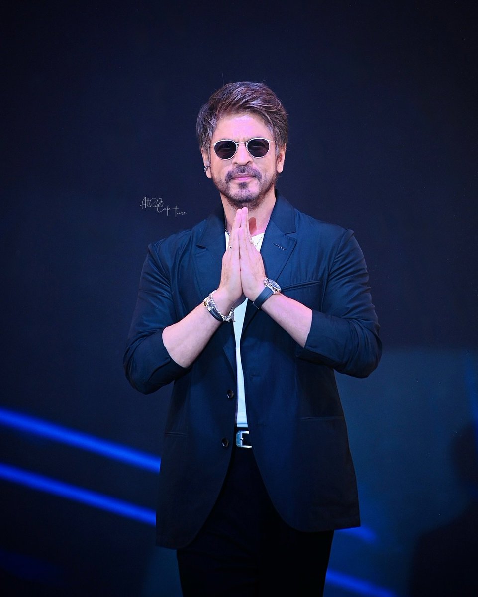 teamsrkfc's tweet photo. [More Pics]: Candid and HD pics capturing the unforgettable moments at Rohan Corporation event in Kudla, Mangalore 😍 

@iamsrk

#ShahRukhKhan #SRK #TeamShahRukhKhan #King #Mangalore https://t.co/4s8xekiRwN