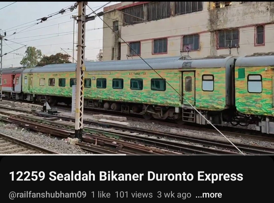 Sagnikkum45158's tweet photo. 1 out of 3 rake of 12259 SDAH BKN Duronto exp can be seen with 5-6 Duronto coaches.According to the train type and its fare one rake of Duronto is much needed to be back in its Uniform @EasternRailway @drmsdah @RailwaySeva is requested to please look into like Amrit Bharat trains https://t.co/tE0ZBns2L6