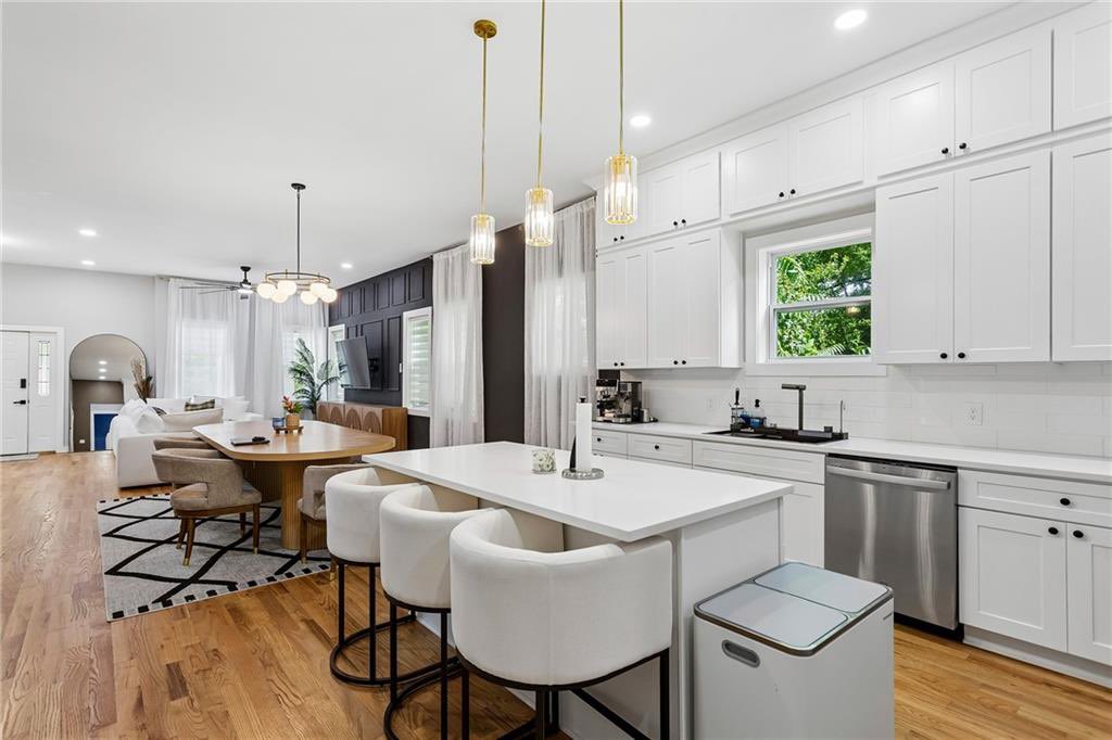adamhmorrison's tweet photo. JUST LISTED! 984 McDaniel St SW, Atlanta, GA, 30310. $575,000. Just like new construction! Visit https://t.co/bSvcHg4vh6 for more info! #justlisted #realestate #realtorlife #realtor #atlanta #atl #brokerassociate #lawyer #atlantafinehomessir #pittsburghatlanta https://t.co/VMGQj1PBlo