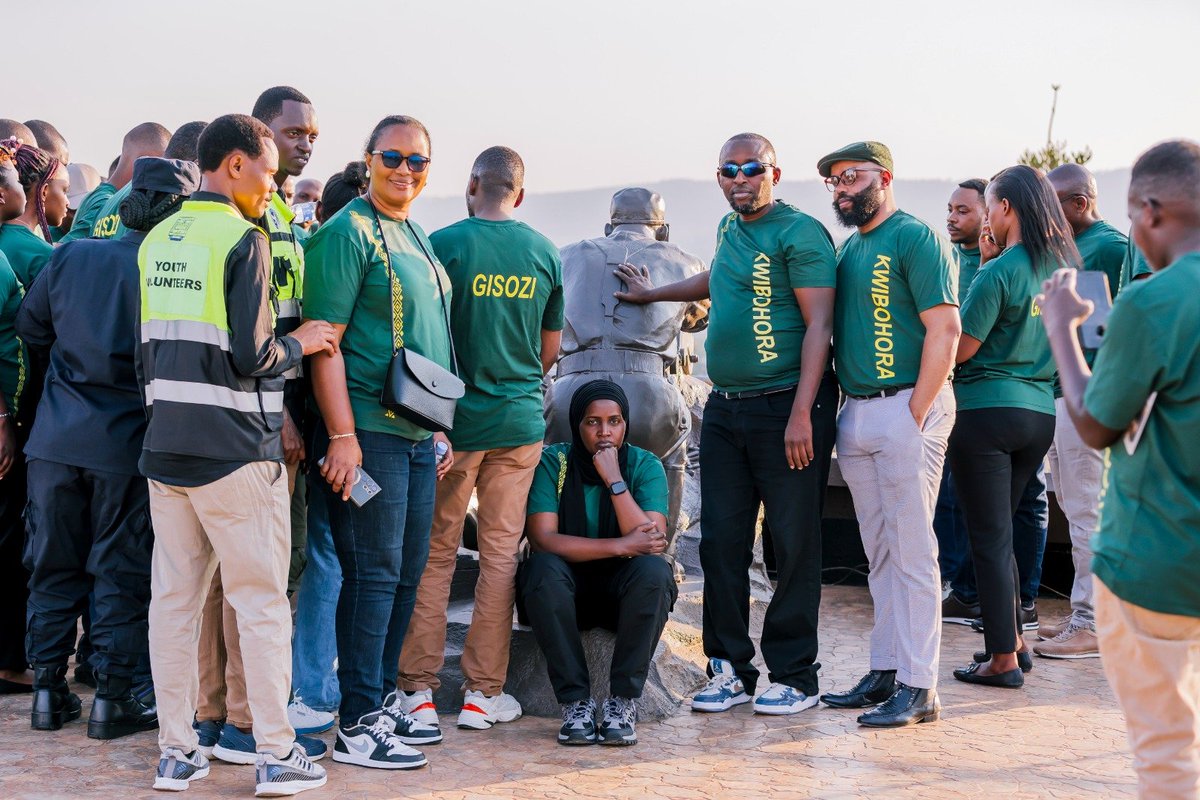 gisozisector's tweet photo. @CityofKigali @dusengiyumvas @Unity_MemoryRw Ni Igikorwa cyaranzwe no Gusobanurirwa Amateka agize Iyo ngoro , Gutemberezwa ibice bitandukanye bihagize no Gushimira abaturage Muri Rusange byakozwe n'Ubuyobozi bw'Umurenge @Bayaseseb https://t.co/I0RadA17RK