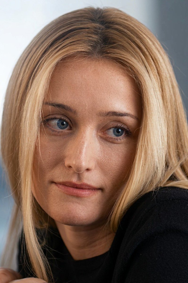PreachersDtr_'s tweet photo. i love seeing sarah pidgeon as carolyn bessette on my tl like omg hi queen 🥺 https://t.co/0GEz9PP7RJ