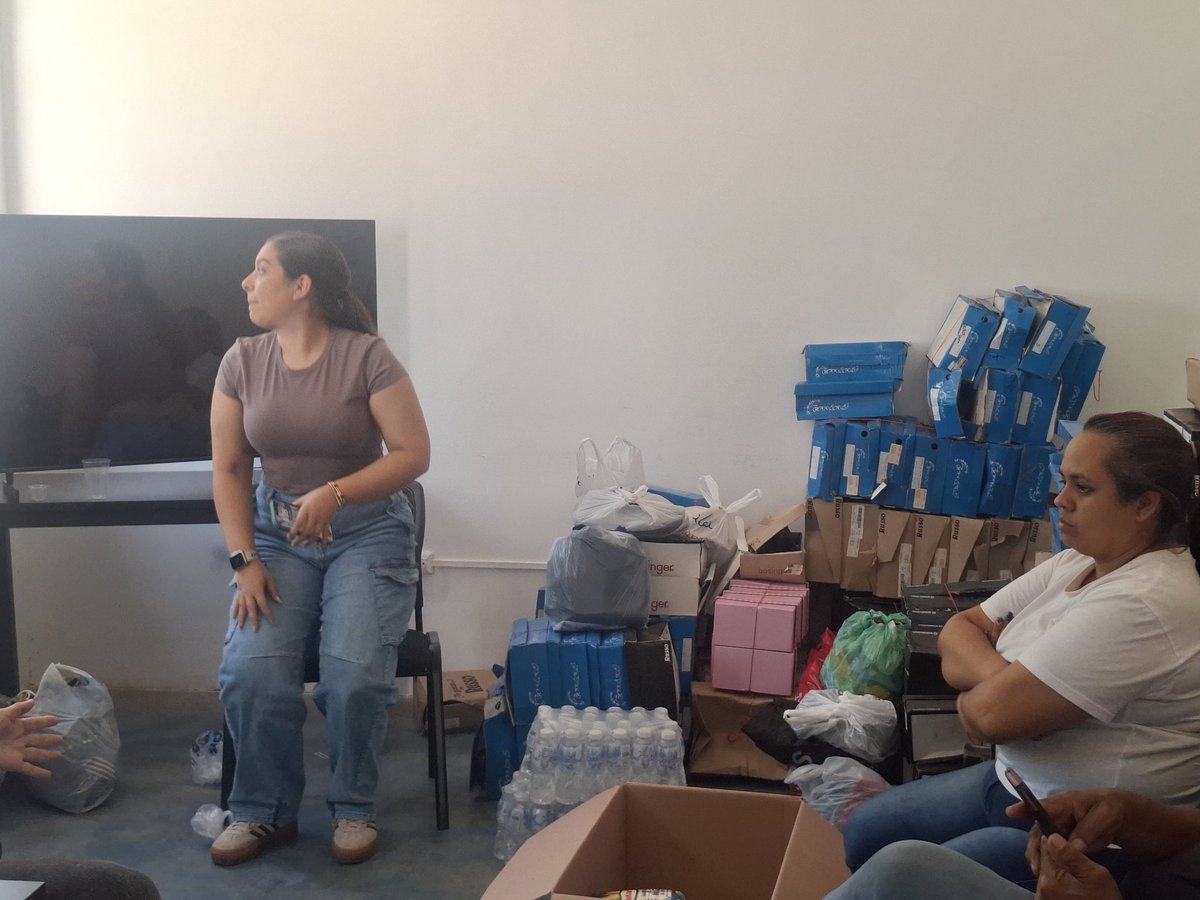 SecGralUntSD's tweet photo. Desde nuestro centro de acopio sigue llegando ayuda Solidarios con Venezuela. #VenezuelaNosNecesita @partidoUNT @unt_carabobo @UNT_SanDiego https://t.co/zLcq3OK9s2