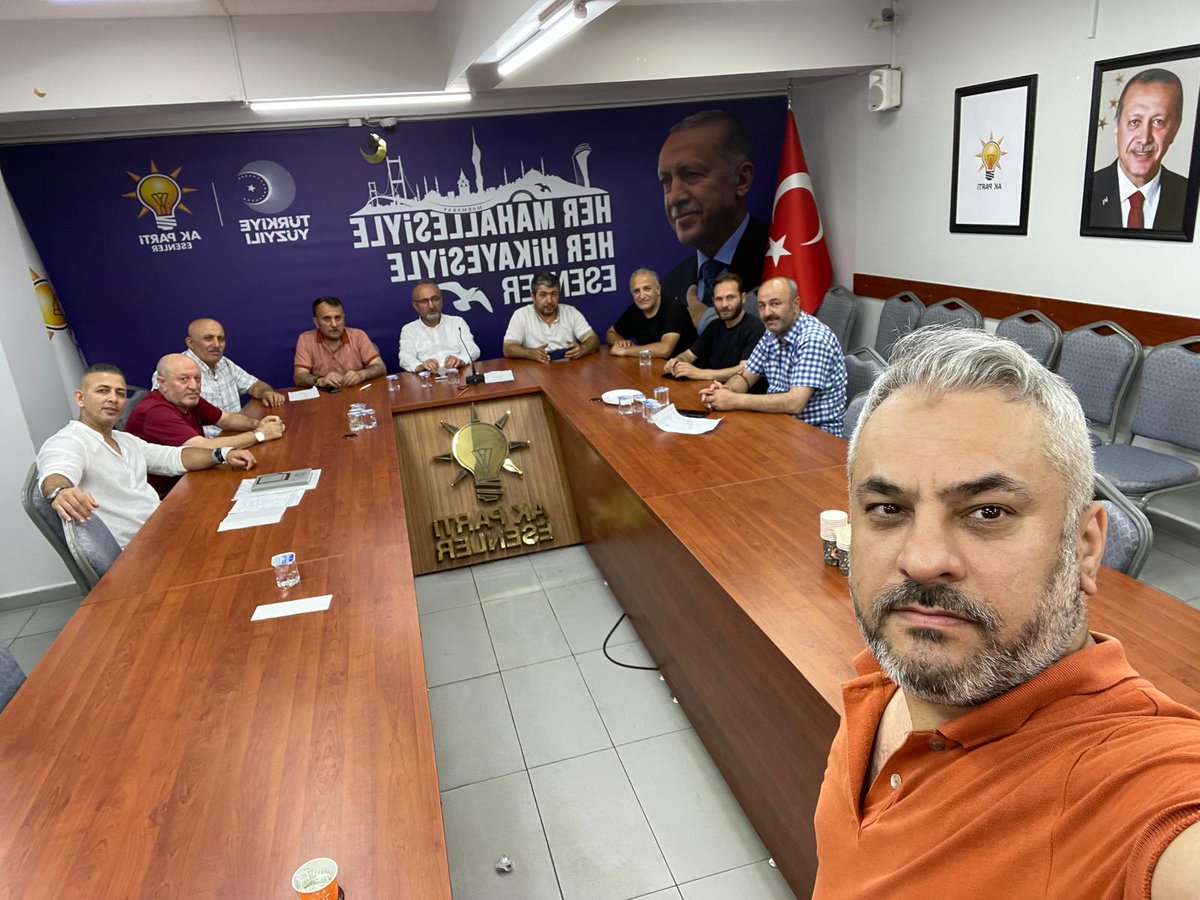 Ahmet0972's tweet photo. Fatih mahalle başkanı @ademkk165576  meclis üyemiz @RGulyuz  ilce sorumlumuz  @NazifeOz58 @RTErdogan @EmrullahErkus @abdullahozdemir @akpartiistanbul @akparti_esenler @oktayilmaz18 @tevfikgoksu    @vedatdestek    #HerMahallesileEsenler https://t.co/XKnKgyyycE