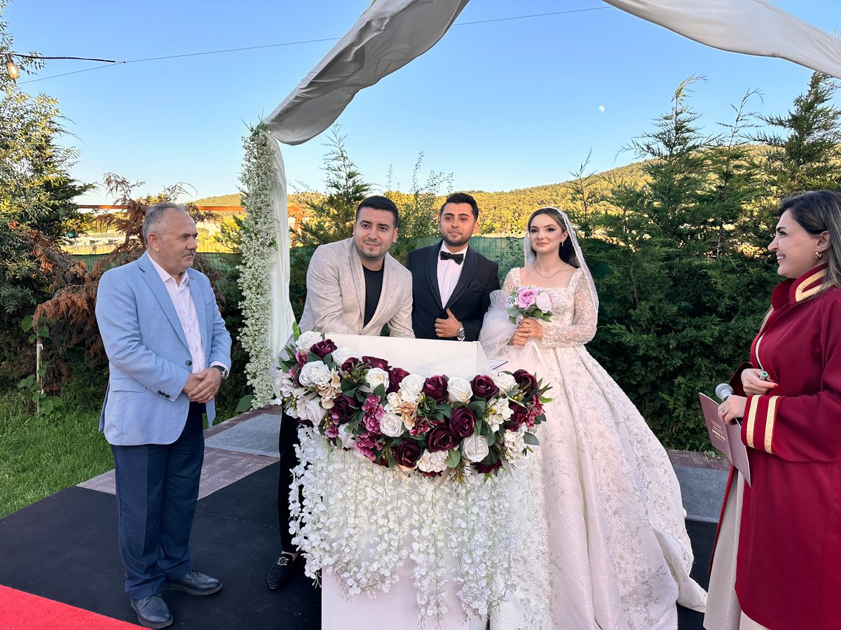 mhp_maltepe's tweet photo. Milliyetçi Hareket Partisi Maltepe İlçe Başkanlığı olarak, İlçe Başkanımız Sn. Aykut Doğan ve İlçe Yöneticilerimiz ile birlikte Fatih ve Melike çiftinin Düğün merasimine katılım sağladık.
İlçe Başkanımız Sn. Aykut Doğan, bu anlamlı günde nikâh şahidi olarak yer aldı.
Fatih ve Melike çiftini tebrik ediyor, kendilerine ömür boyu sağlık, huzur ve mutluluk dolu bir yuva diliyoruz. Rabbim bir ömür boyu  birlikteliklerini daim eylesin.
@aykutdogan91
