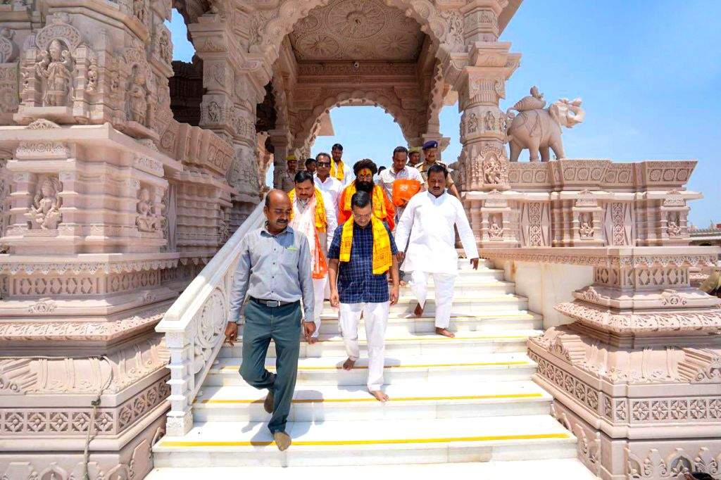 VRN_94's tweet photo. केजरीवाल ने श्री राम मंदिर की लूट के ख़िलाफ़ एक धर्मयुद्ध छेड़ दिया है   मैं इस धर्मयुद्ध में केजरीवाल के साथ हूँ।

@ArvindKejriwal https://t.co/Du5xXuanV3