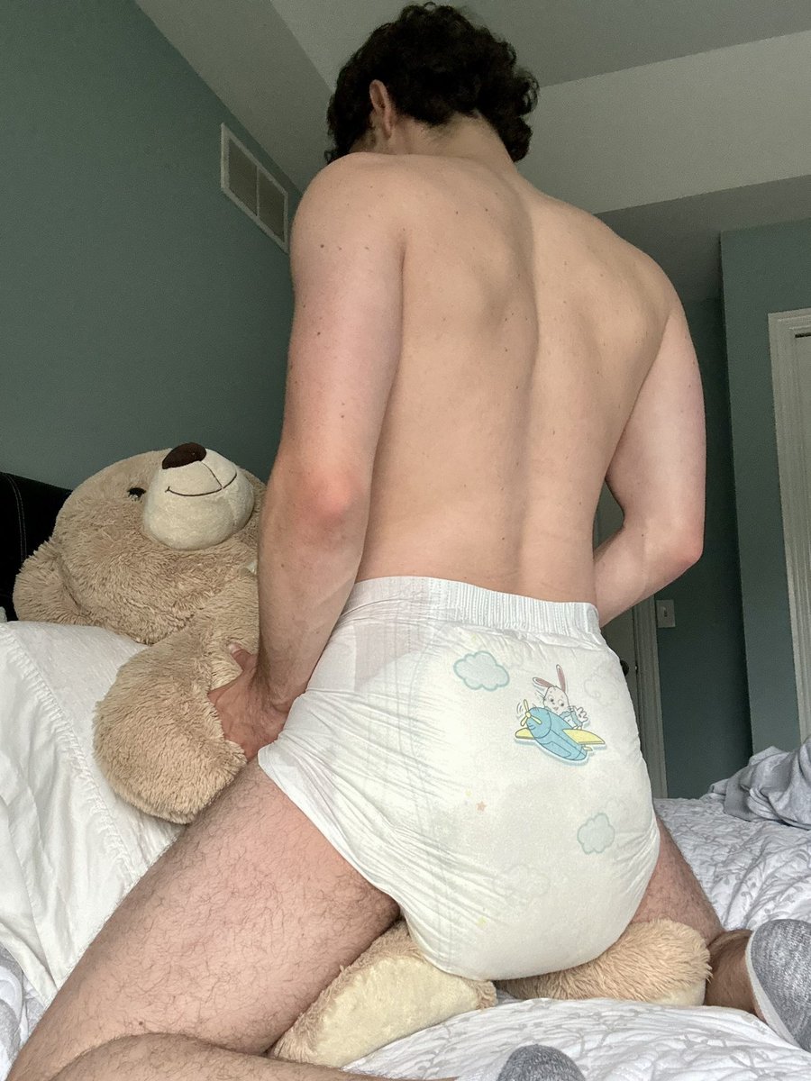socccerboii's tweet photo. My poor bear has been through it 😅

#diaperboy #abdlboy #wetdiaper https://t.co/sGUpX47Zlc