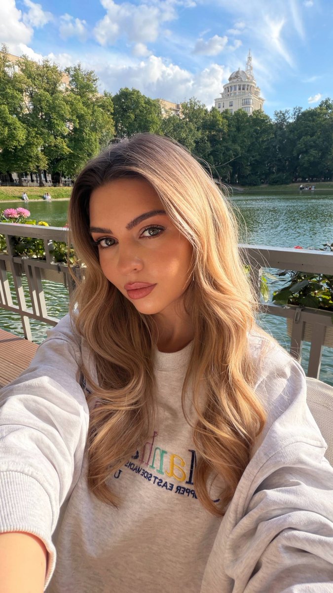 jaidawcope's tweet photo. Beautiful lake view and delicious lunch🥰 https://t.co/NA791xktL4