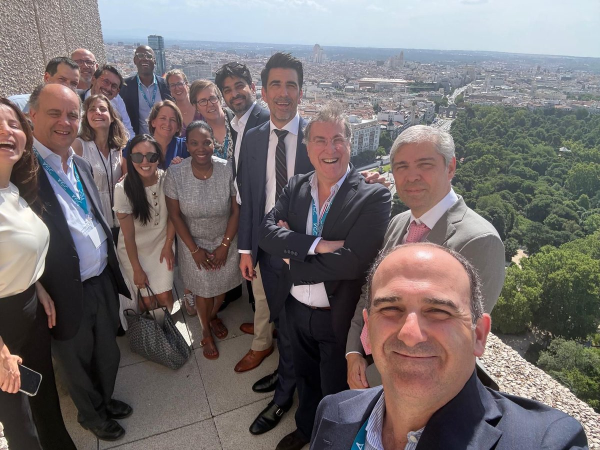 AcademicSurgery's tweet photo. 🇪🇸 AAS goes to Madrid!

Our officers recently joined colleagues at the V Hispano-Luso Sarcoma Meeting to deliver the AAS International Career Development Course, sharing lessons on research, leadership, and mentorship with trainees and faculty from around the world. Interactive, engaging, and inspiring—exactly what AAS is all about!

"Building the next generation of academic surgeons—one conversation, one collaboration, and one country at a time."

#AcademicSurgery #GlobalSurgery #AAS #Leadership #Mentorship #SurgicalEducation

@FabianJohnston @CrisyRoland @DrCNClarke @LeslyDossett @drvikasdudeja @heatherlyu @DChu80