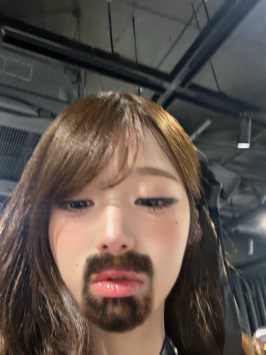 LetDatKPop's tweet photo. https://t.co/MtzHrbZ38K