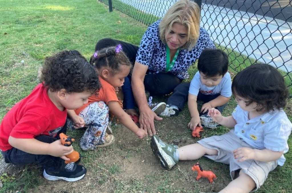 sernational's tweet photo. SER Early Head Start provides high quality and innovative educational instruction in a safe environment to low-income infants and toddlers, as well as comprehensive family services.

👉 Want to learn how SER EHS can help you or someone you know? Visit: https://t.co/3J7FWbfa99 https://t.co/1d57BPzN9V