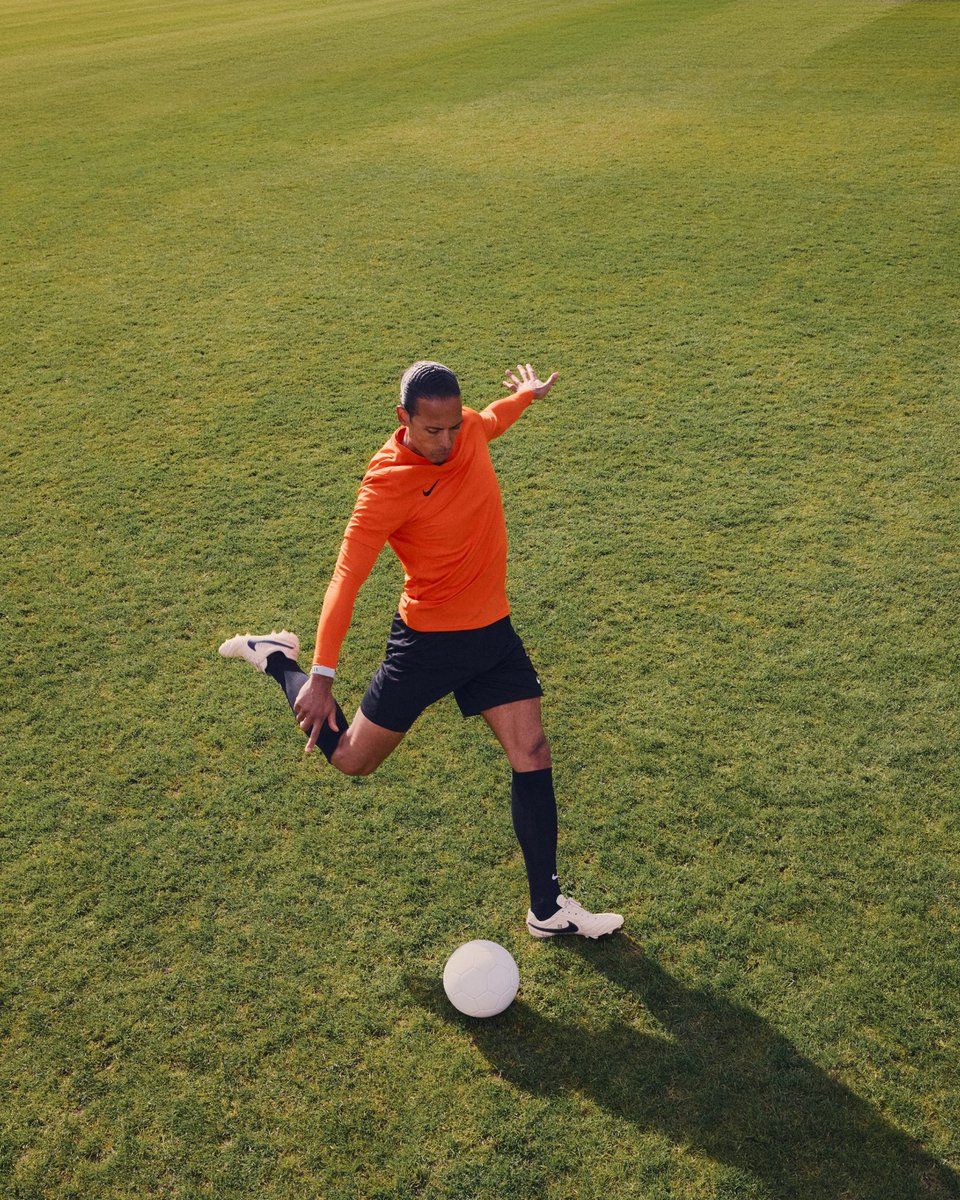 WHOOP's tweet photo. .@VirgilvDijk averaged an 85% Recovery in the three days leading up to last night’s game, powering a 19.9 Strain with a headed assist in the group finale. https://t.co/9VXAUhLY0m