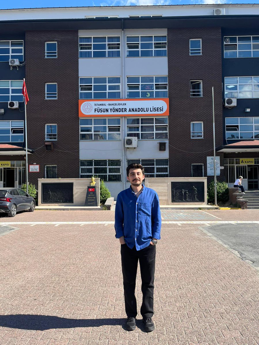 m_musuloglu's tweet photo. 24 yaşında kapısından girdiğim ilk göz ağrım Füsun Yönder Anadolu Lisesi’nden bugün, 29 yaşında ayrılıyorum. Bir ömür hatırlayacağım unutulmaz anılar biriktirdim. Elveda, FYAL ailesi. 😢 https://t.co/Xjyv9wbKzA