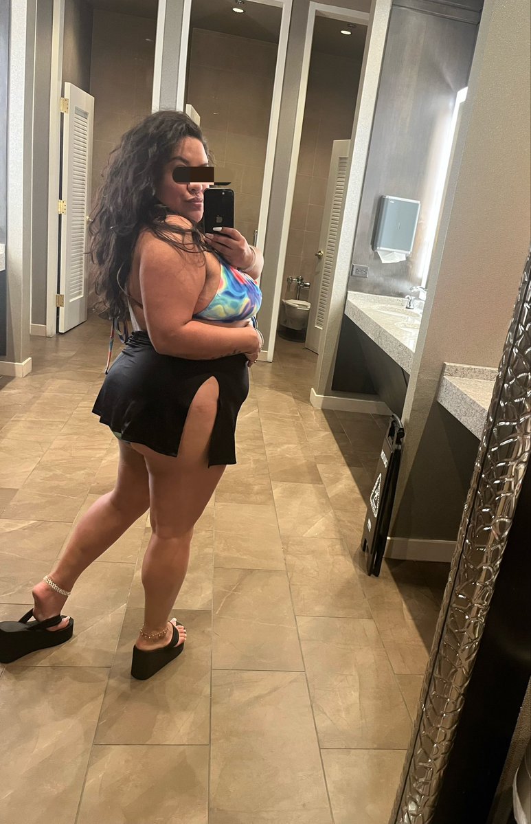 TightTwatC's tweet photo. I’m Latina &amp; a woman, which means I Expect my men to go ABOVE &amp; BEYOND, Periodtttt. 

• Latina pretty feet foot fetish dom• https://t.co/WntOZH1YOI