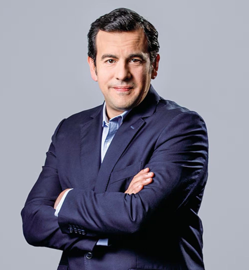 RodrigoRojas's tweet photo. Felicitaciones a @Rodrigo_Lara_ por su nombramiento como ministro del Interior.

Conozco su trayectoria, su vocación de servicio y su compromiso con las instituciones democráticas. Estoy seguro de que su experiencia será clave para tender puentes, construir acuerdos y ayudar a enfrentar los grandes retos que tiene el país.

Muchos éxitos en esta nueva responsabilidad.