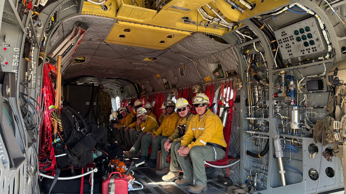 OKGuard's tweet photo. Wildfire response takes teamwork from the ground to the sky.
#OKGuard wildland firefighting hand crews and CH-47 Chinook and UH-60 Black Hawk aviators are training at Camp Navajo, Ariz to strengthen wildfire response and readiness. https://t.co/yAKVOUfim3