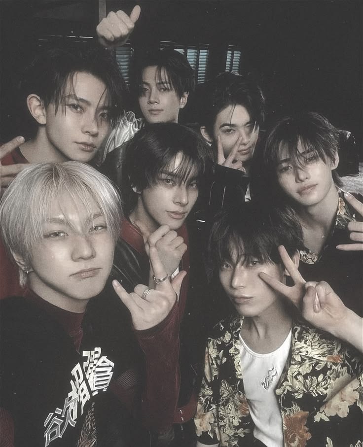Only7Enhypen's tweet photo. @enhypeensven #ENGENEs_always_for_sevEN
#SevEN_Deserve_Fair_Treatment https://t.co/335oWfwsjn